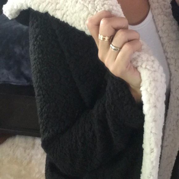 LAST1️⃣ B&W Shearling Fleece Coat ✨FINAL PRICE✨ - Picture 5 of 8